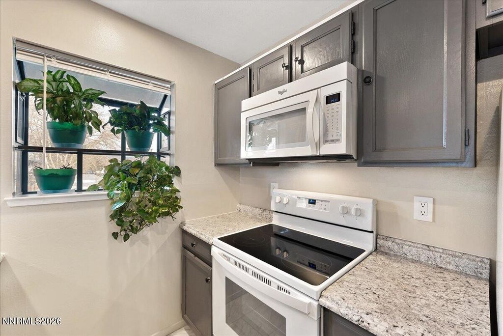 Image 9 of property listing at 2177 Kietzke Lane D, Reno, NV 89502