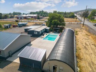 3990 NW Canal Boulevard, Redmond, OR 97756