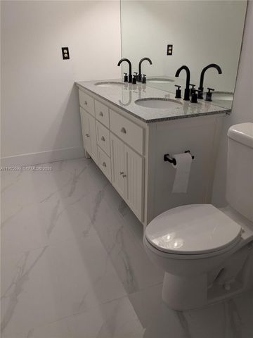 601 Ives Dairy Rd 103-8, Miami, FL 33179