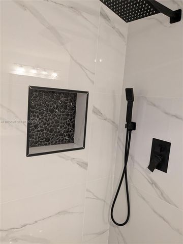 601 Ives Dairy Rd 103-8, Miami, FL 33179