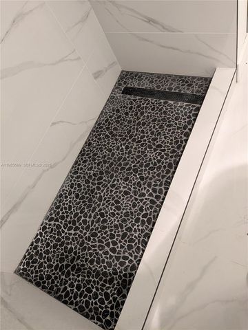 601 Ives Dairy Rd 103-8, Miami, FL 33179