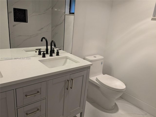 601 Ives Dairy Rd 103-8, Miami, FL 33179