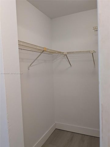 601 Ives Dairy Rd 103-8, Miami, FL 33179