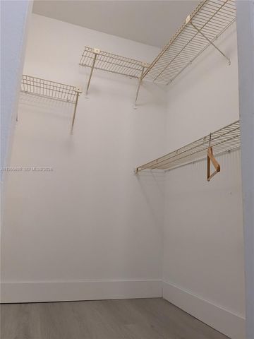 601 Ives Dairy Rd 103-8, Miami, FL 33179