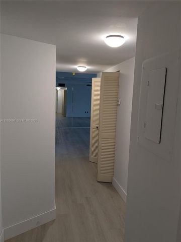 601 Ives Dairy Rd 103-8, Miami, FL 33179