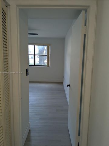 601 Ives Dairy Rd 103-8, Miami, FL 33179