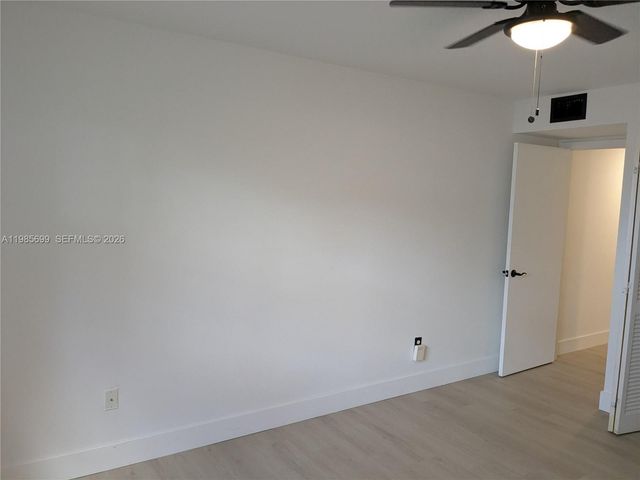 601 Ives Dairy Rd 103-8, Miami, FL 33179