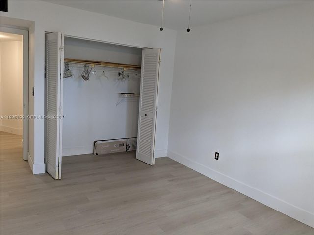 601 Ives Dairy Rd 103-8, Miami, FL 33179