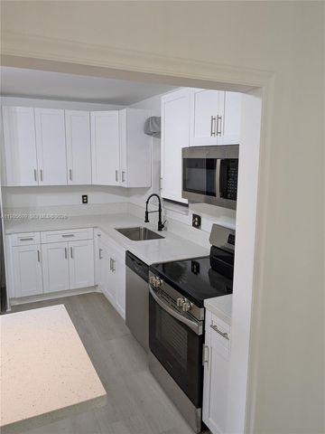 601 Ives Dairy Rd 103-8, Miami, FL 33179