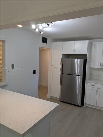 601 Ives Dairy Rd 103-8, Miami, FL 33179