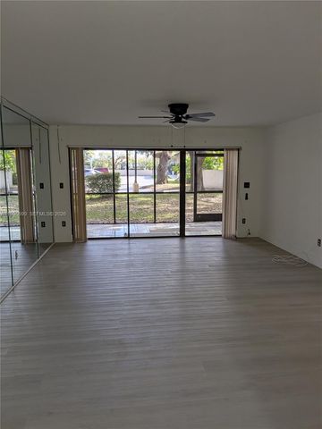 601 Ives Dairy Rd 103-8, Miami, FL 33179