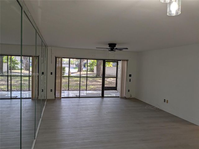 601 Ives Dairy Rd 103-8, Miami, FL 33179