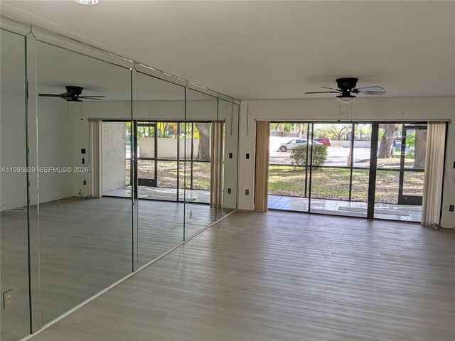 601 Ives Dairy Rd 103-8, Miami, FL 33179