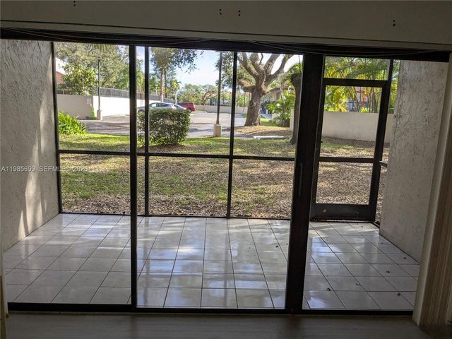 601 Ives Dairy Rd 103-8, Miami, FL 33179