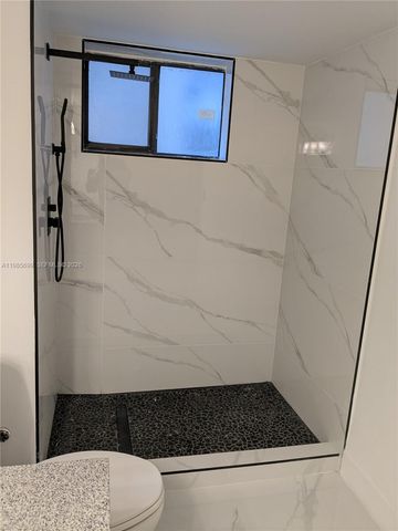 601 Ives Dairy Rd 103-8, Miami, FL 33179