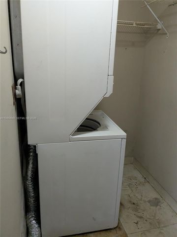 601 Ives Dairy Rd 103-8, Miami, FL 33179