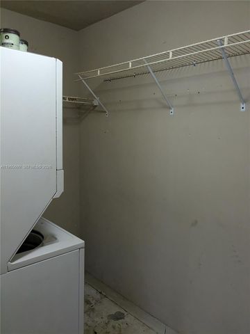 601 Ives Dairy Rd 103-8, Miami, FL 33179