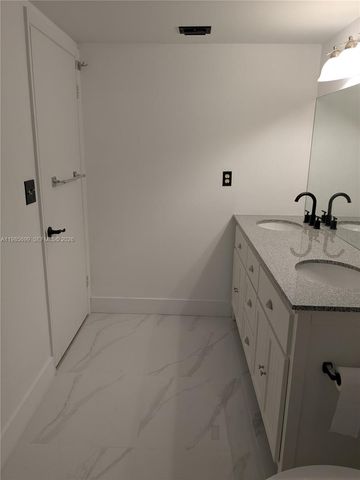 601 Ives Dairy Rd 103-8, Miami, FL 33179