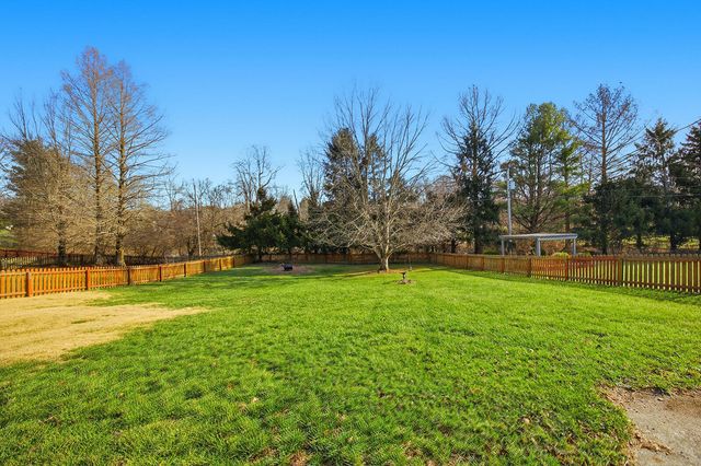 2019 Hampstead Lane, Frankfort, KY 40601