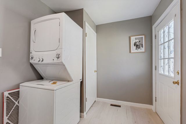 126 W End Ave, Centerville, TN 37033