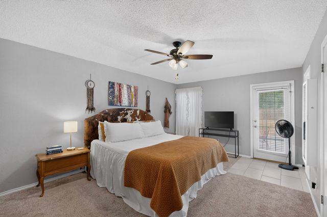 2060 Trailwood Drive W, Burleson, TX 76028