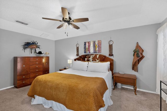 2060 Trailwood Drive W, Burleson, TX 76028
