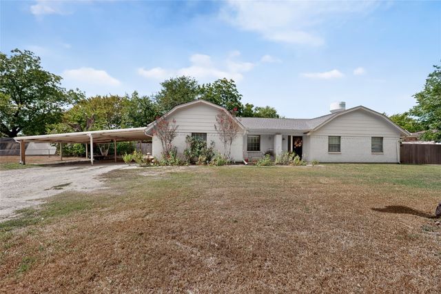 2060 Trailwood Drive W, Burleson, TX 76028