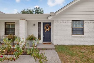 2060 Trailwood Drive W, Burleson, TX 76028