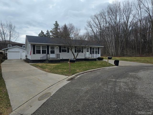 3506 Holland Park Lane, Port Huron, MI 48060