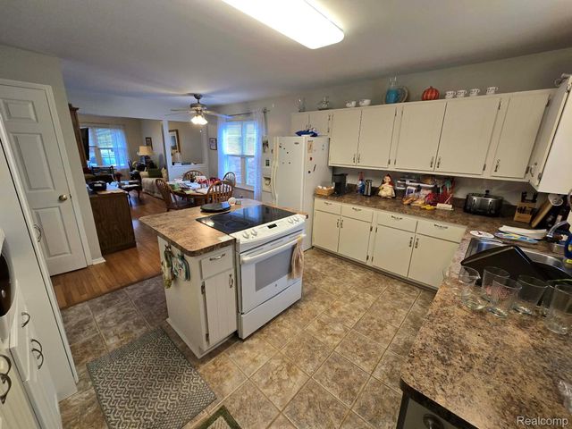 3506 Holland Park Lane, Port Huron, MI 48060