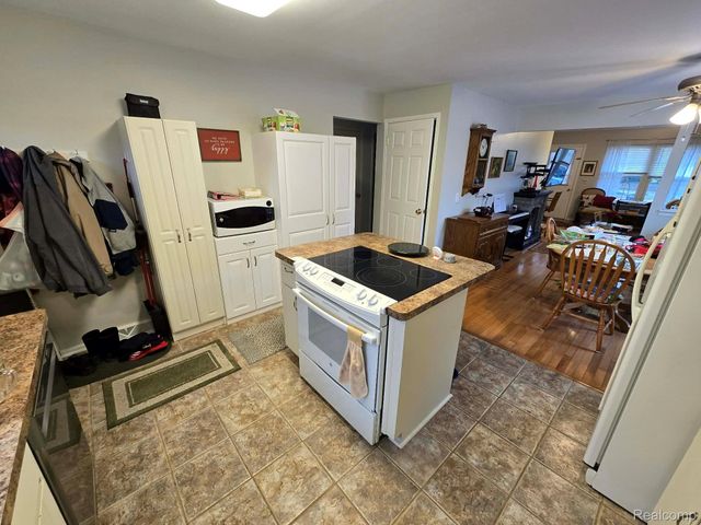 3506 Holland Park Lane, Port Huron, MI 48060