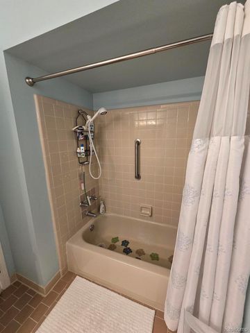 3506 Holland Park Lane, Port Huron, MI 48060