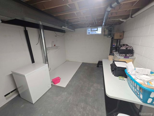 3506 Holland Park Lane, Port Huron, MI 48060