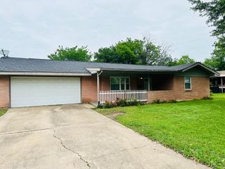 411 E Alexander Lane, Euless, TX 76040