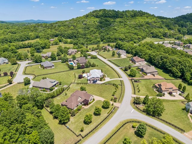 2534 Belle Brook Dr, Franklin, TN 37067