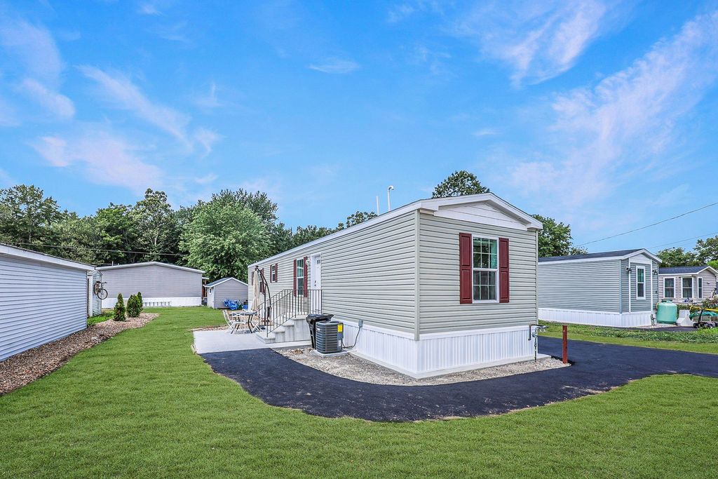 19 Cottonwood Lane, Merrimack, NH 03054