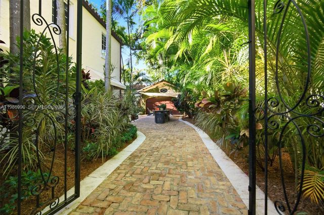 1231 Catalonia Ave, Coral Gables, FL 33134