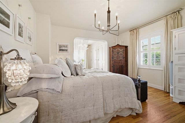 1231 Catalonia Ave, Coral Gables, FL 33134