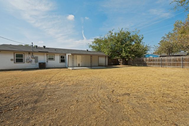 5301 Stanley Keller Road, Haltom City, TX 76117