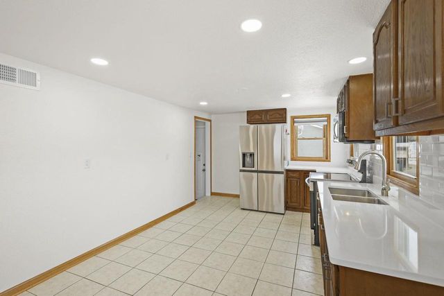 2221 Kellogg Avenue, Janesville, WI 53546