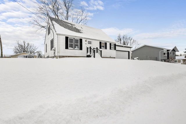 2221 Kellogg Avenue, Janesville, WI 53546