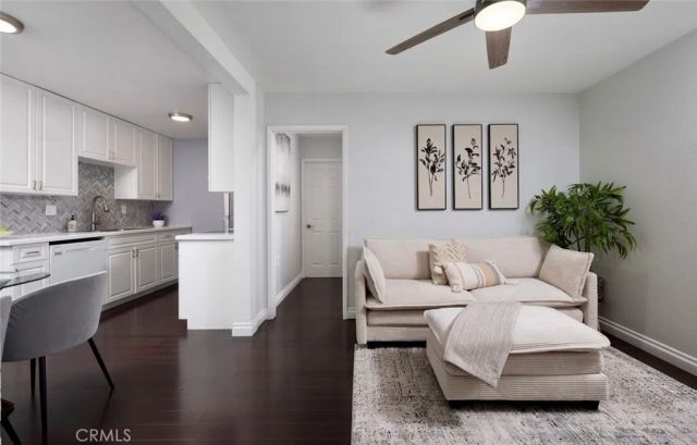1000 W MacArthur Boulevard 11, Santa Ana, CA 92707