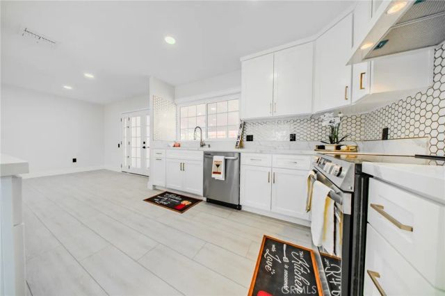 1849 COOK Circle, Corona, CA 92882