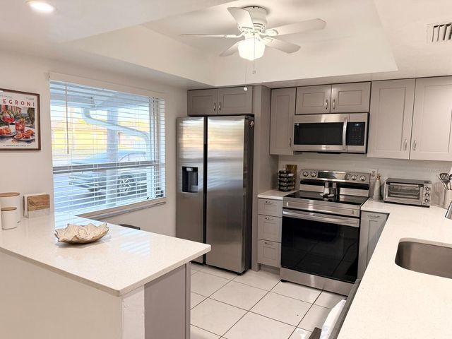 5027 SW 16TH PLACE 102, Cape Coral, FL 33914