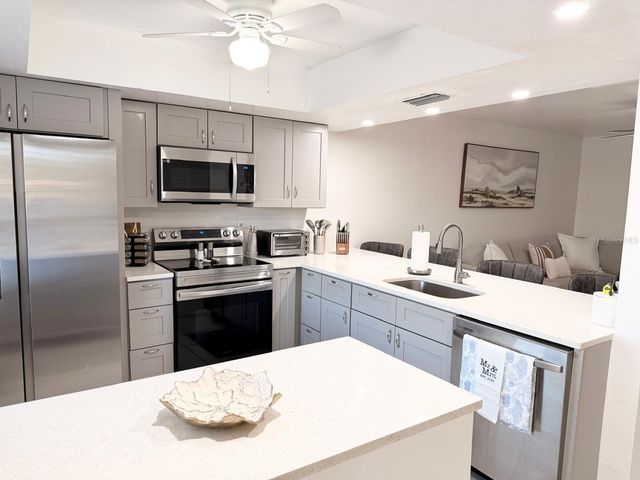 5027 SW 16TH PLACE 102, Cape Coral, FL 33914