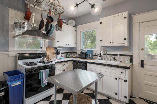 705 Patterson Ave, Austin, TX 78703