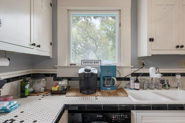 705 Patterson Ave, Austin, TX 78703