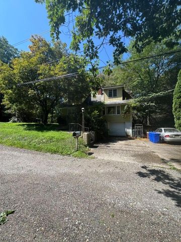 15 Brook Rd, West Milford Twp., NJ 07421