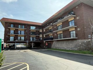 9520 Mayfield Avenue 212, Oak Lawn, IL 60453