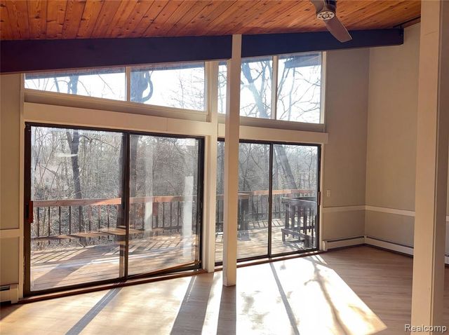 4442 Rolling Pine Drive, West Bloomfield, MI 48323